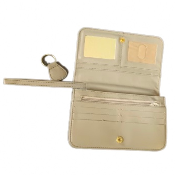 💛 Buxton Alligator Pattern Wallet / Wristlet - Picture 8 of 9